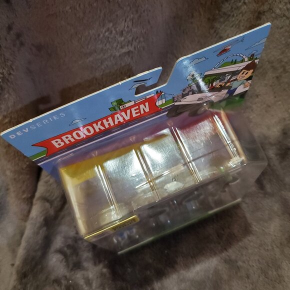 DEVSeries - Brookhaven: Techfluencers Ages 6+ - Picture 3 of 7